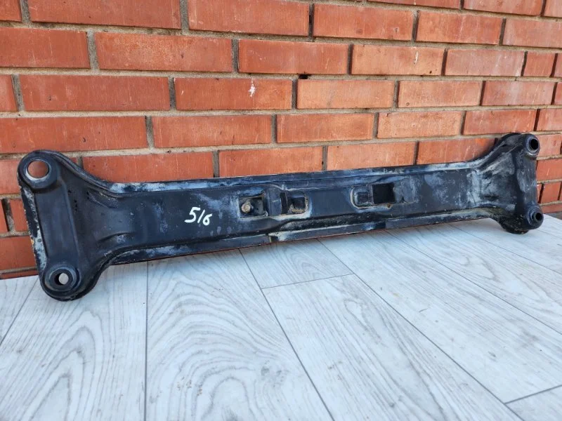 Балка поперечная Mitsubishi Pajero 4 6G75 2010 - миниатюра 2