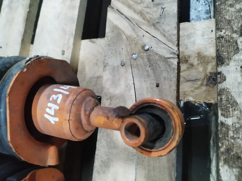 Амортизатор подвески передний Nissan D40 1 YD25 - миниатюра 4