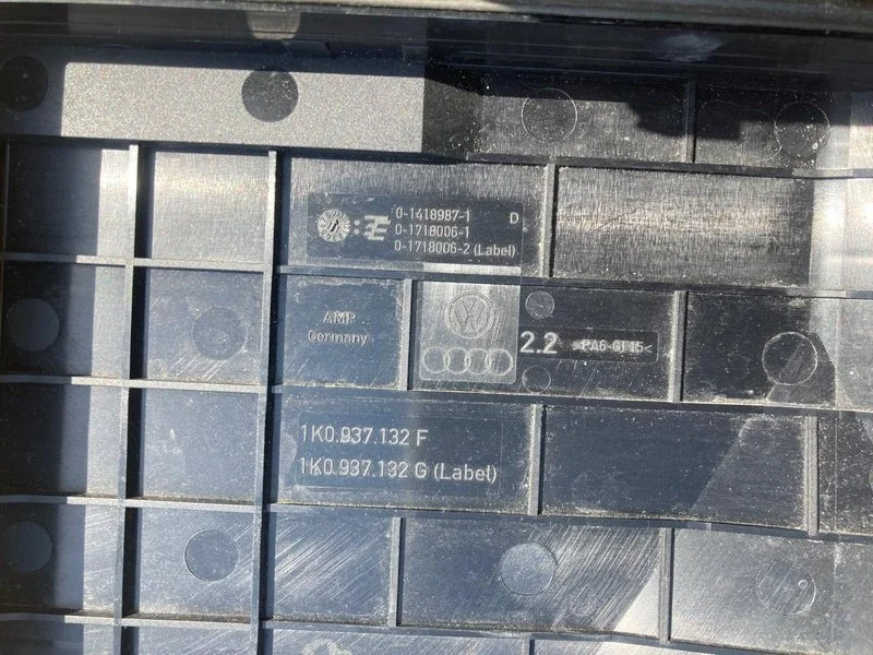 Блок предохранителей Volkswagen Golf GTI 6 CCT - миниатюра 6