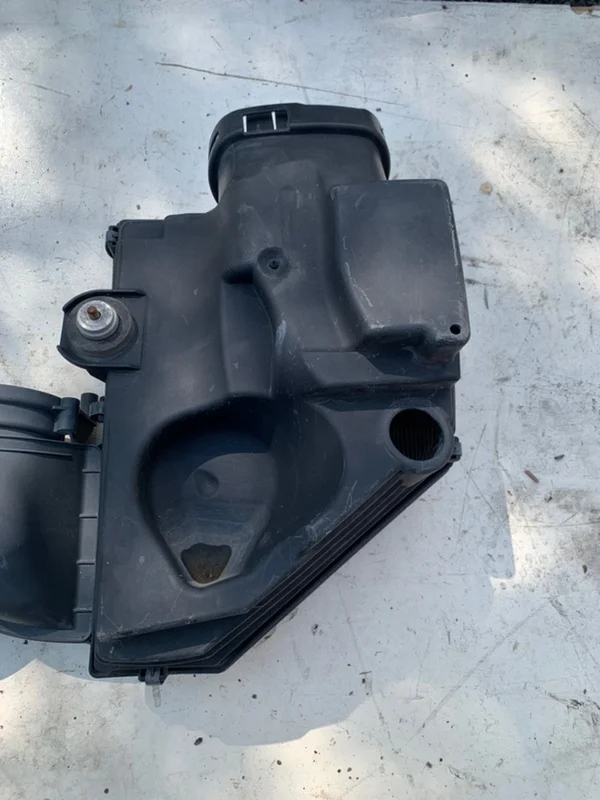 Корпус воздушного фильтра BMW X5 E70 N62B48B 2012 - миниатюра 7