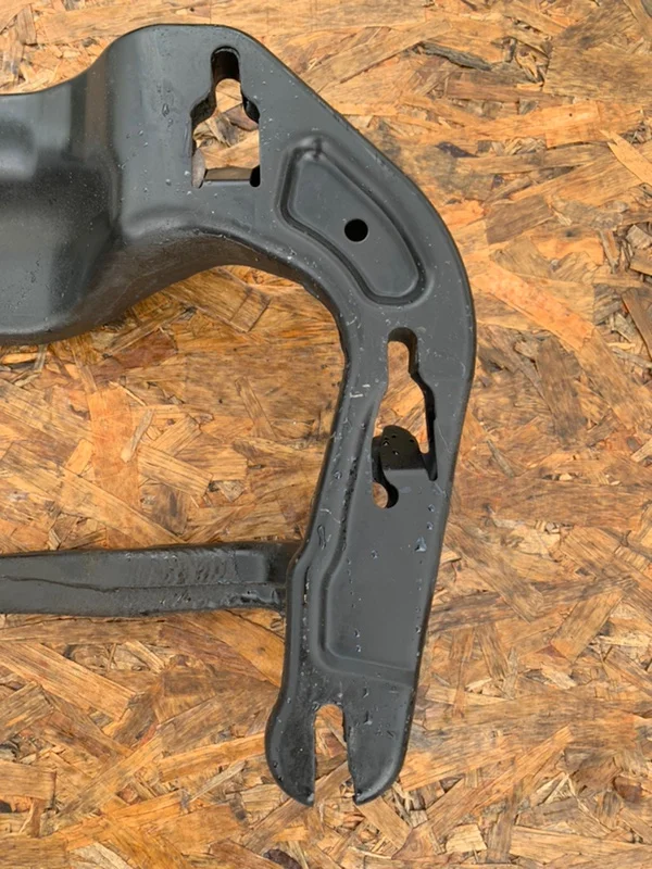 Балка под КПП BMW X5 E70 N62B48B 2012 - миниатюра 7