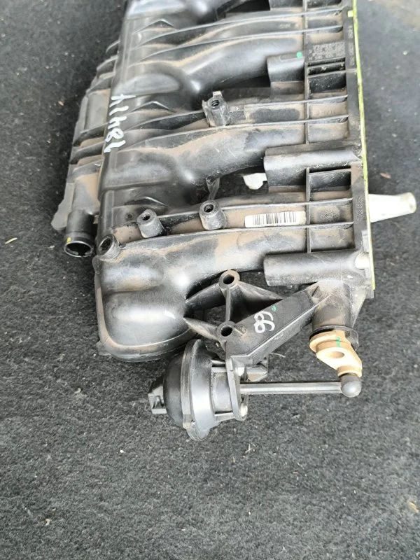 Коллектор впускной Audi Q5 8R CDH 1.8 2008 - миниатюра 3