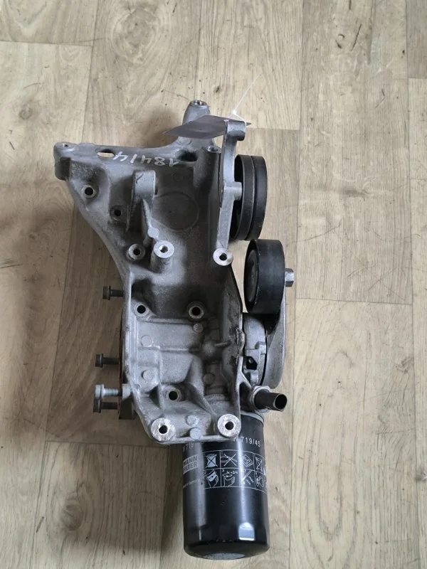 Корпус масляного фильтра Audi Q5 8R CDH 1.8 2008 - миниатюра 2