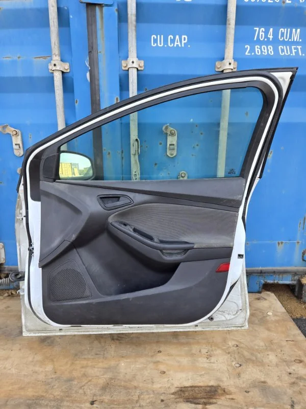 Дверь боковая передняя правая Ford Focus 3 ХЭЧБЭК - миниатюра 9