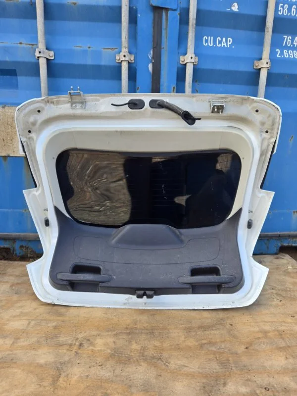 Крышка багажника Ford Focus 3 2014 - миниатюра 8
