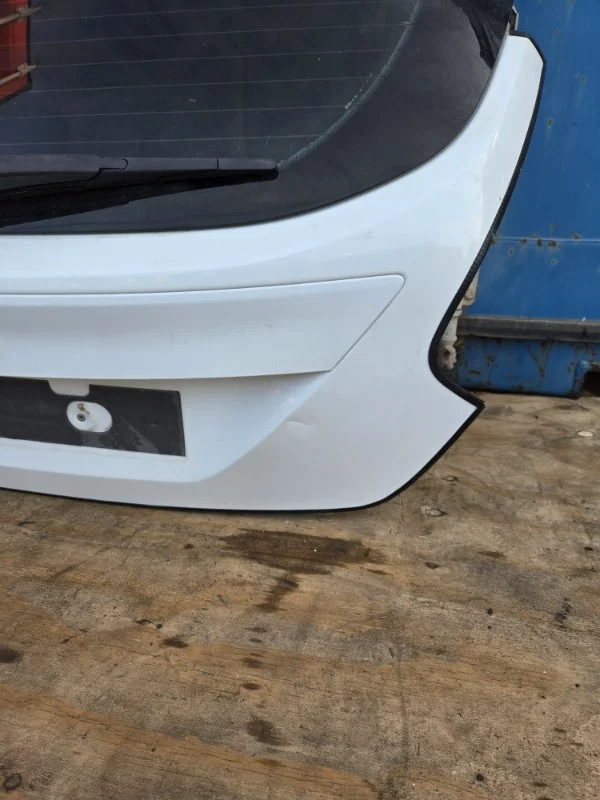 Крышка багажника Ford Focus 3 ХЭЧБЭК PNDA 2012 - миниатюра 3