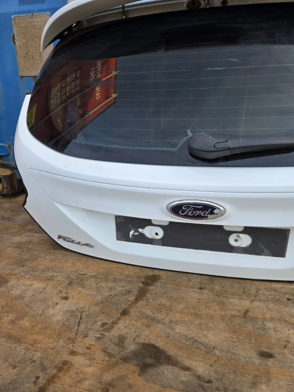 Крышка багажника Ford Focus 3 ХЭЧБЭК PNDA 2012 - миниатюра 4