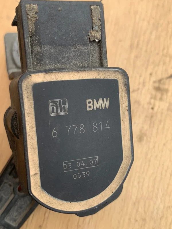 Датчик высоты дорожного просвета BMW X5 E70 - миниатюра 9