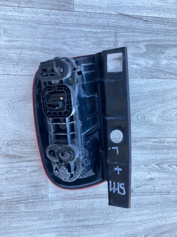 Стоп-сигнал левый RENAULT Duster 1 F4R 2.0 2012 - миниатюра 4