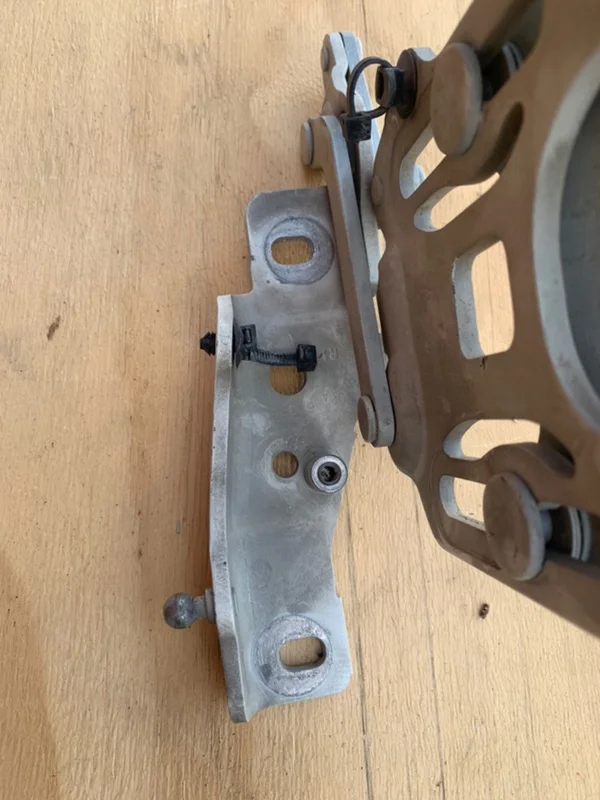 Петля капота правая BMW X5 E70 N62B48B 2012 - миниатюра 6