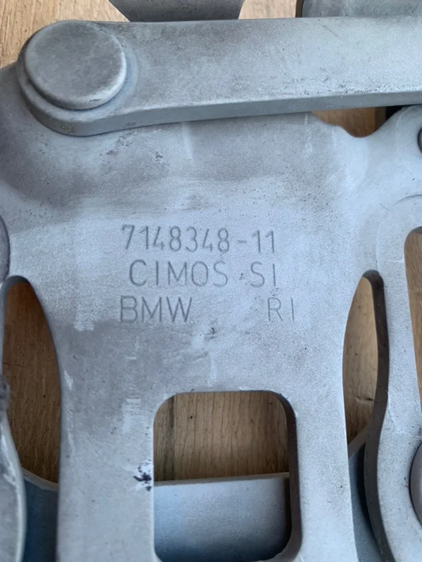 Петля капота правая BMW X5 E70 N62B48B 2012 - миниатюра 8