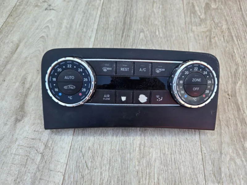 Блок управления климат-контролем Mercedes-Benz - изображение 1