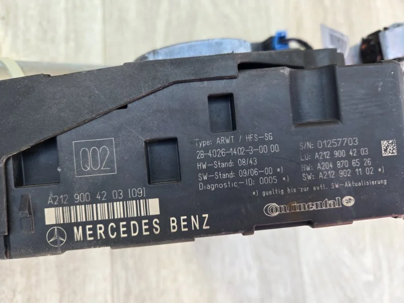Блок управления крышкой багажника Mercedes-Benz - миниатюра 4