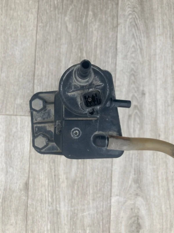 Фильтр паров топлива RENAULT Duster 1 F4R 2.0 2012 - миниатюра 7