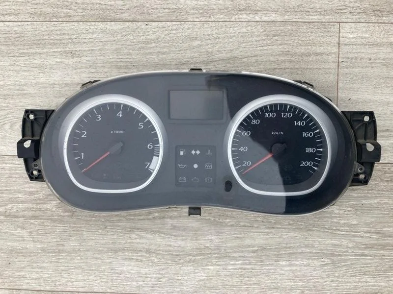 Панель приборов RENAULT Duster 1 F4R 2.0 2012 - изображение 1