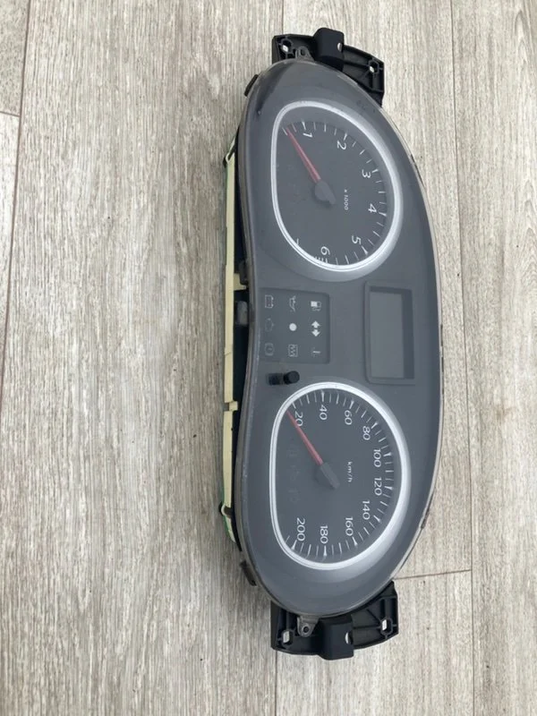 Панель приборов RENAULT Duster 1 F4R 2.0 2012 - миниатюра 2
