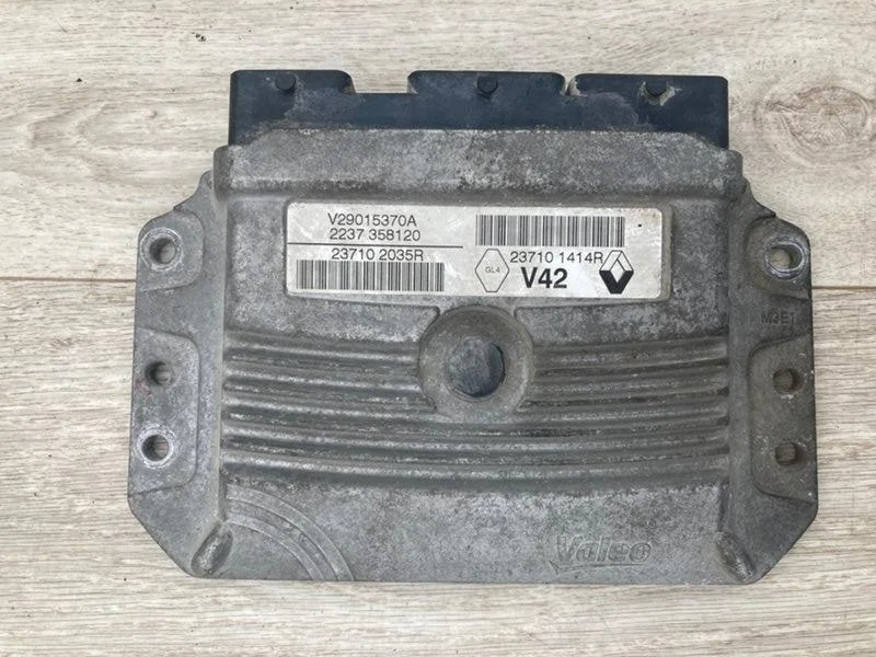 Блок управления двигателем RENAULT Duster 1 F4R - изображение 1