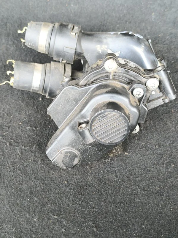Помпа Audi A4 B8 CDH 1.8 2011 - миниатюра 2
