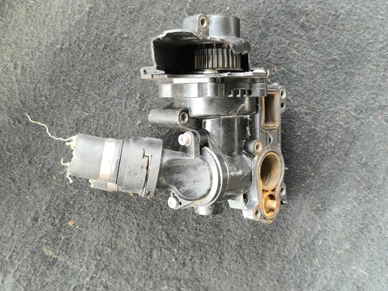 Помпа Audi A4 B8 CDH 1.8 2011 - миниатюра 4