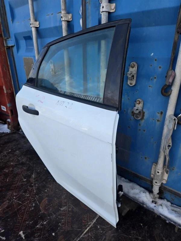 Дверь боковая задняя правая Ford Focus 3 SEDAN - миниатюра 2
