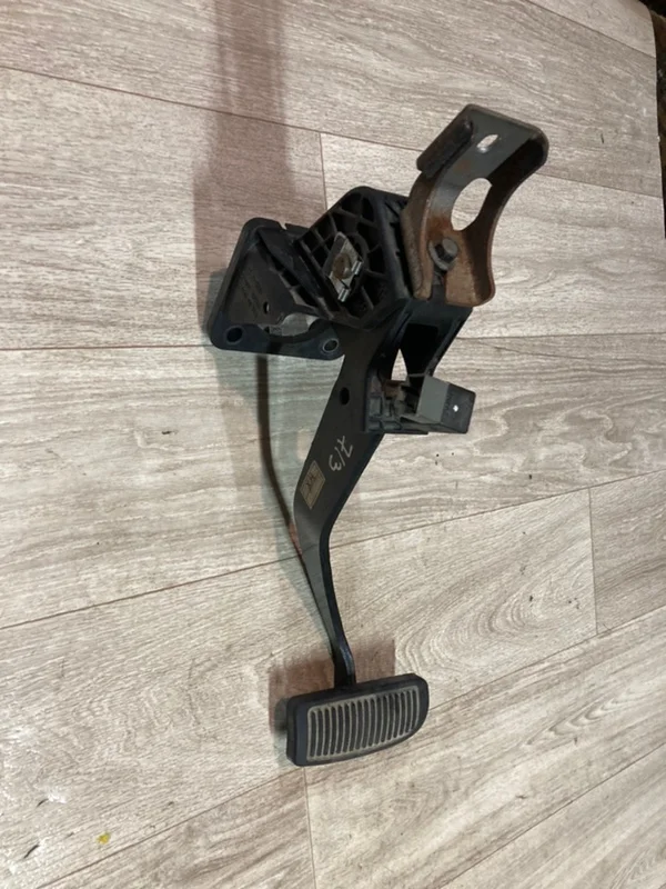 Педаль тормоза Kia Mohave HM D6EA 2012 - миниатюра 10