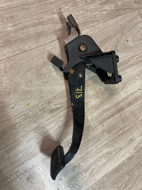 Педаль тормоза Kia Mohave HM D6EA 2012 - миниатюра 2