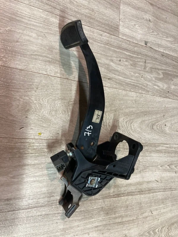 Педаль тормоза Kia Mohave HM D6EA 2012 - миниатюра 3