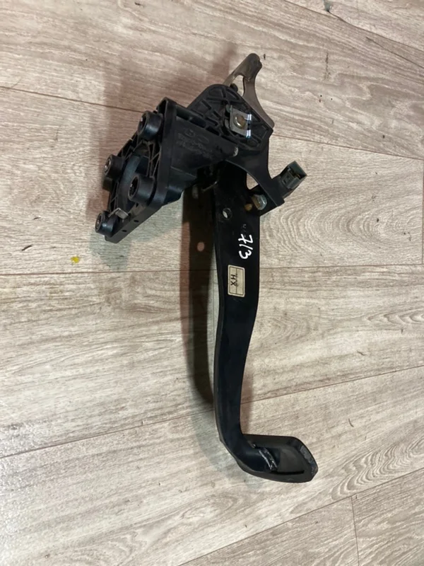 Педаль тормоза Kia Mohave HM D6EA 2012 - миниатюра 4
