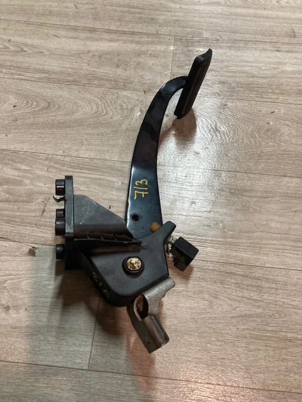 Педаль тормоза Kia Mohave HM D6EA 2012 - миниатюра 7
