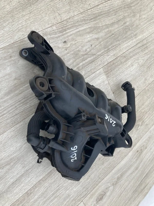 Коллектор впускной Mini Cooper R56 N14B16AB 2010 - миниатюра 9