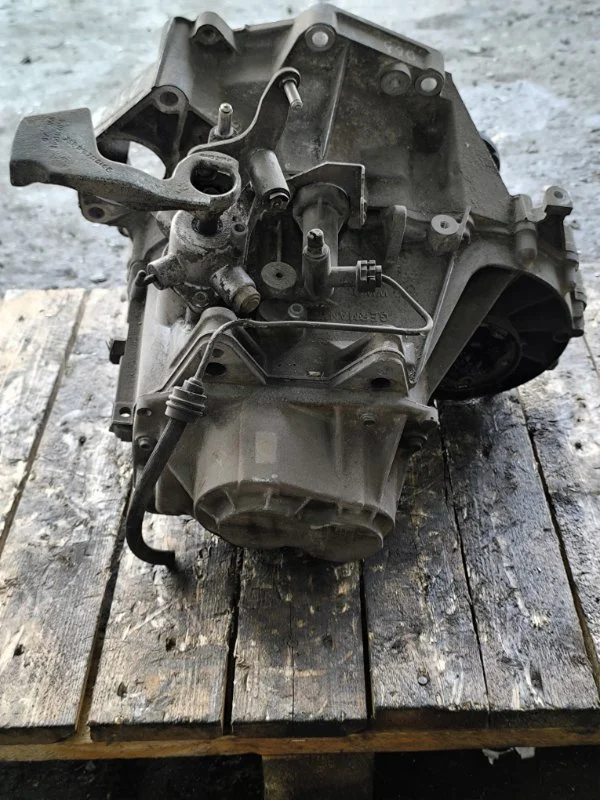 МКПП Volkswagen Golf 5 1.6 - миниатюра 3