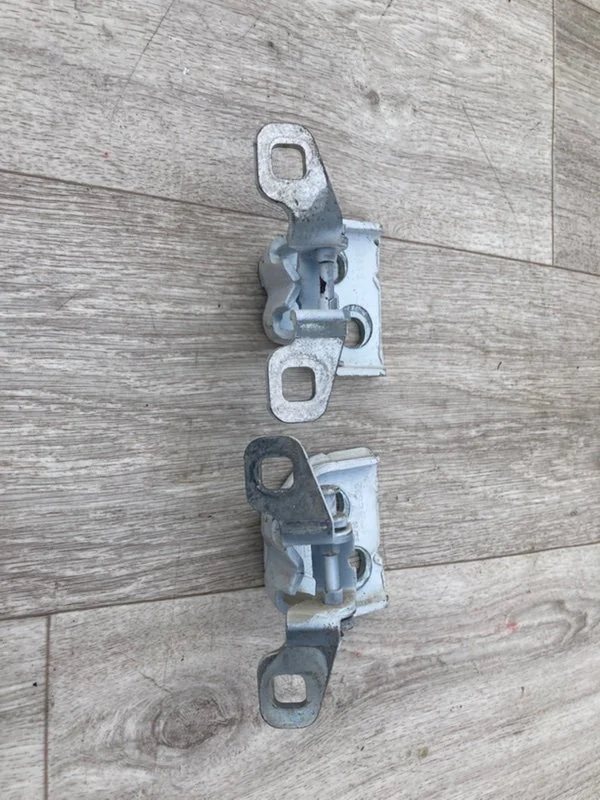 Петля двери RENAULT Duster 2 2.0 2020 - миниатюра 3