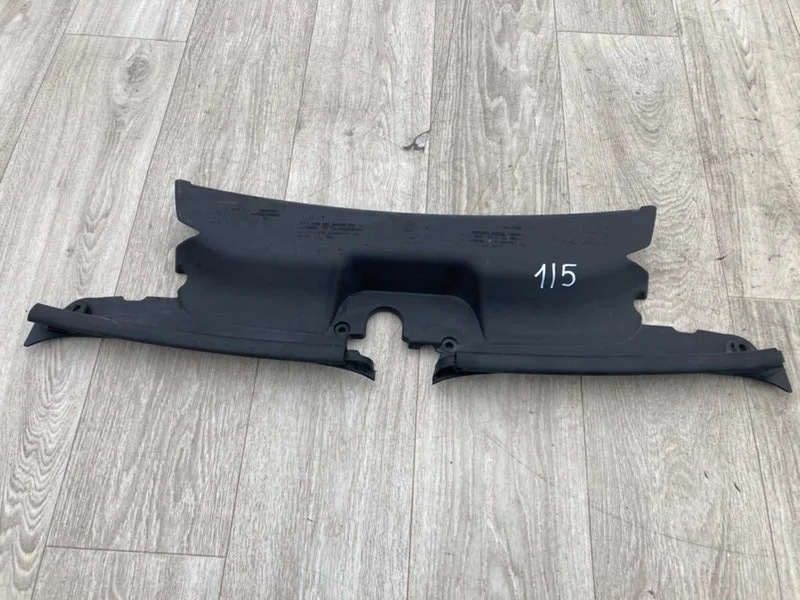 Накладка замка капота BMW X3 E83 N47D20 2010 - миниатюра 2