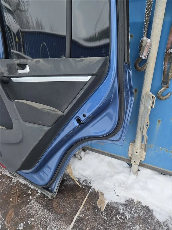 Дверь боковая задняя правая Volkswagen tiguan 5N - миниатюра 7