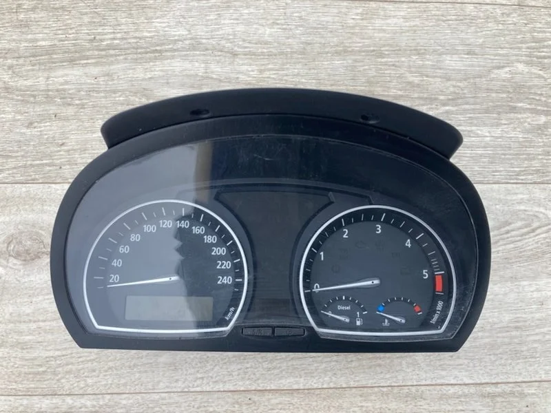 Панель приборов BMW X3 E83 N47D20 2010 - изображение 1