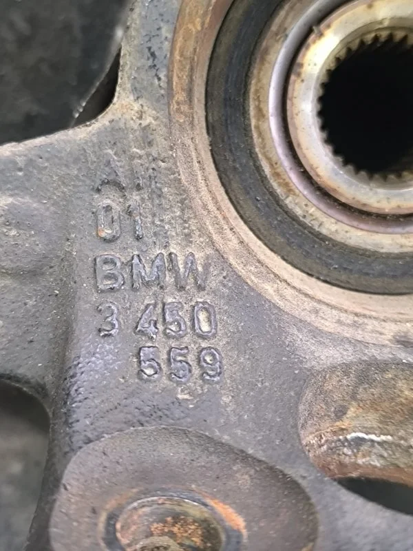 Кулак поворотный передний левый BMW X3 E83 N47D20 - миниатюра 5