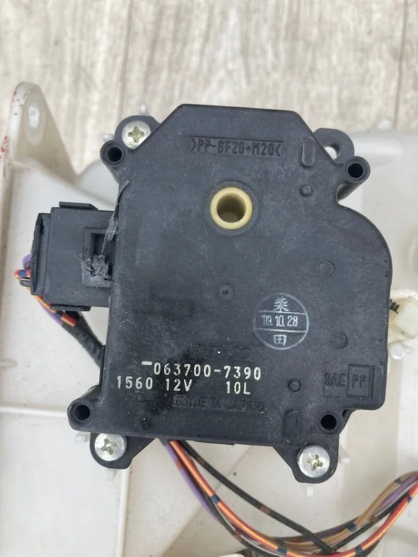 Печка салона задняя Mitsubishi Pajero 4 6G75 4WD - миниатюра 7