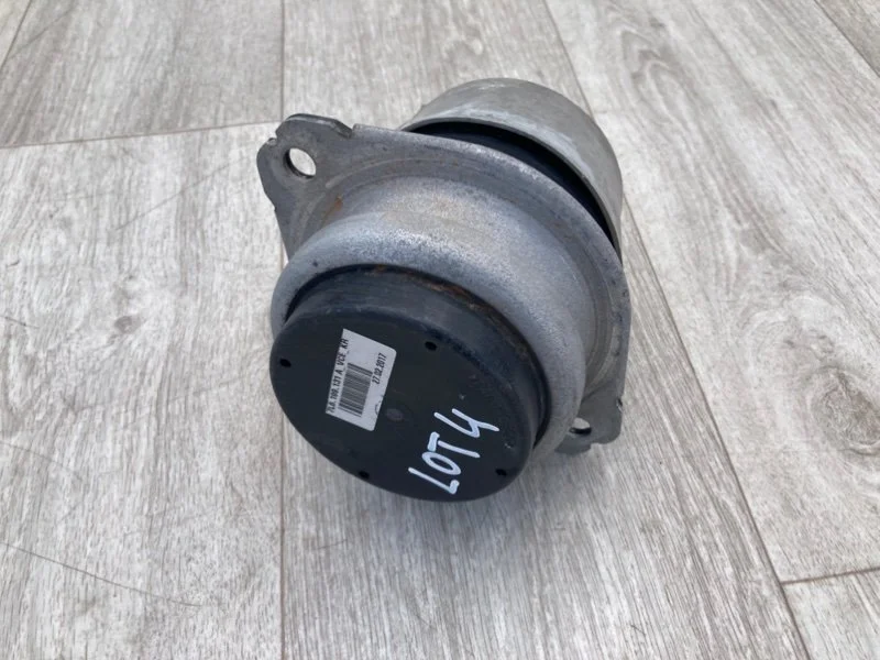 Подушка двигателя Volkswagen Touareg NF 3.2 V6 AXZ