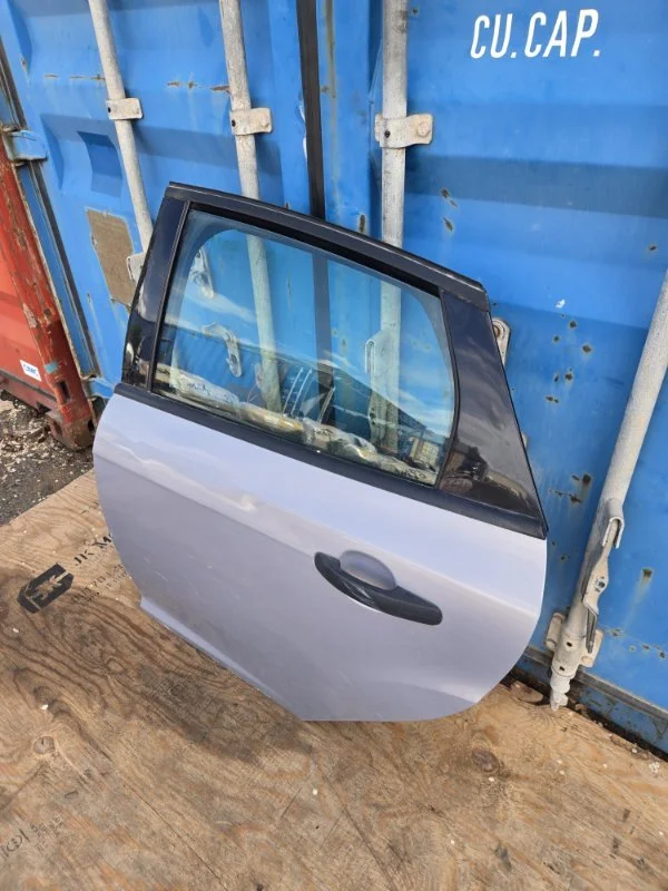 Дверь боковая задняя левая Ford Focus 3 ХЭЧБЭК - миниатюра 5