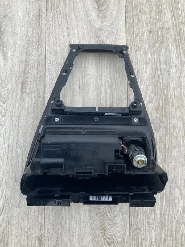 Пепельница BMW X3 E83 N47D20 2010 - миниатюра 6