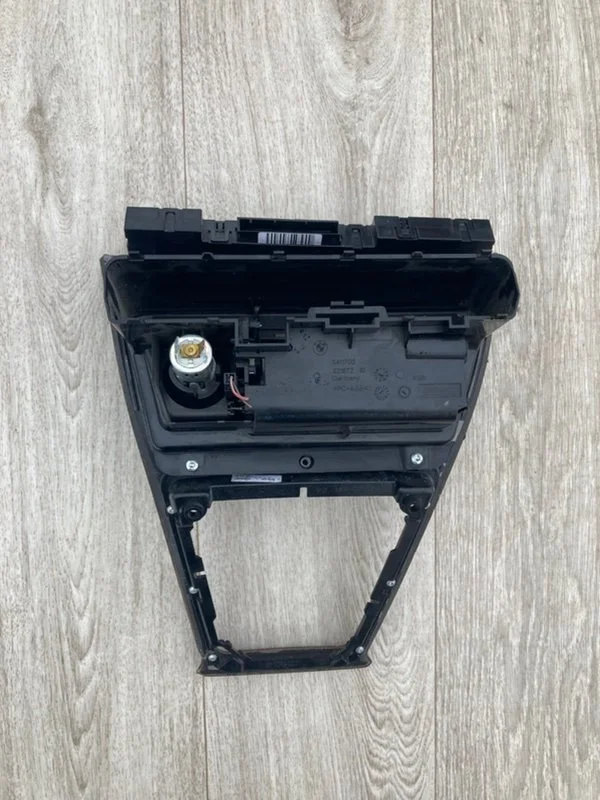 Пепельница BMW X3 E83 N47D20 2010 - миниатюра 9