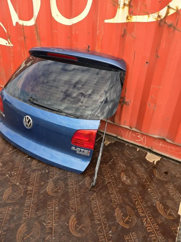 Крышка багажника Volkswagen tiguan 5N CAW 2.0 L - миниатюра 2