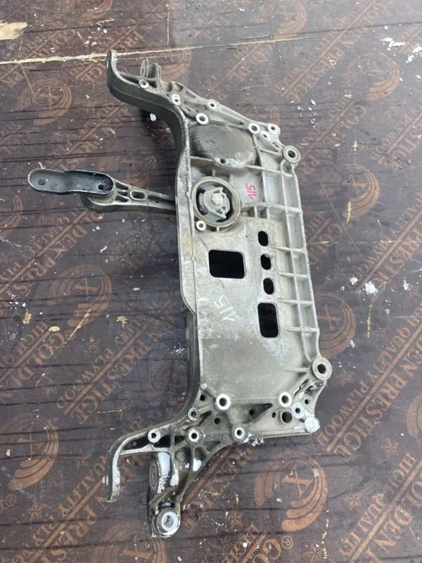 Балка подвески передняя BMW X3 E83 N47D20 2010 - миниатюра 2