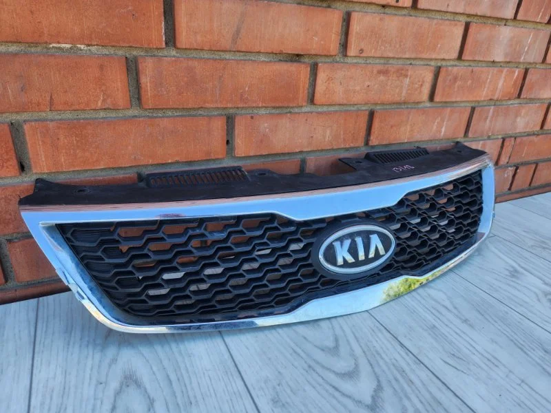 Решетка радиатора Kia Cerato 2 2012 - миниатюра 3