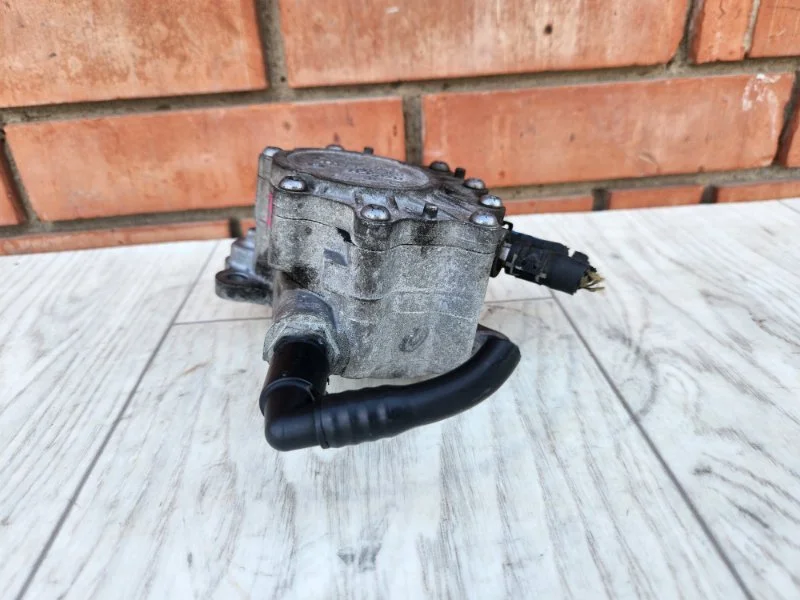 Вакуумный насос Volkswagen Passat B6 BMR 2.0 2010 - миниатюра 5