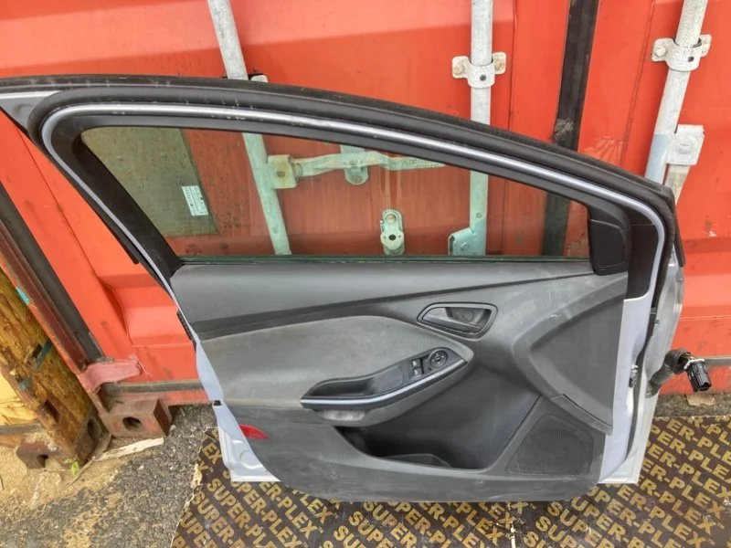 Дверь боковая передняя левая Ford Focus 3 ХЭЧБЭК - миниатюра 8
