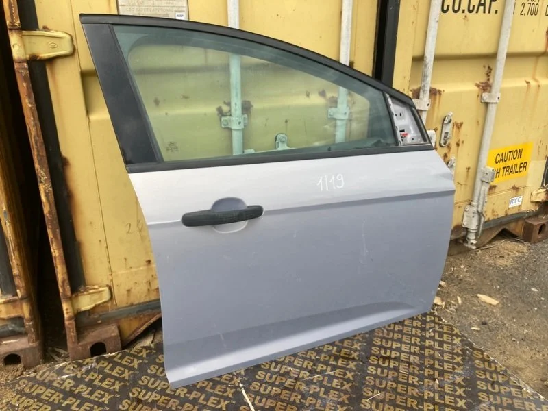 Дверь боковая передняя правая Ford Focus 3 ХЭЧБЭК - миниатюра 2