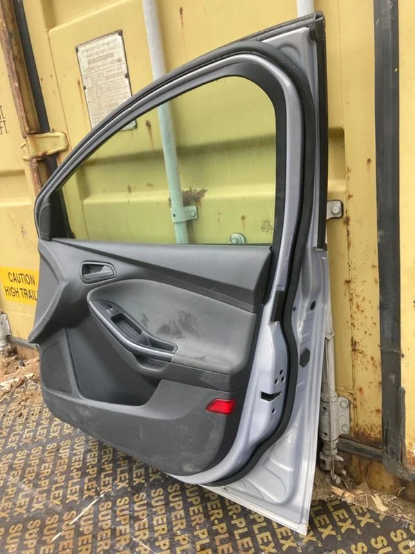 Дверь боковая передняя правая Ford Focus 3 ХЭЧБЭК - миниатюра 6