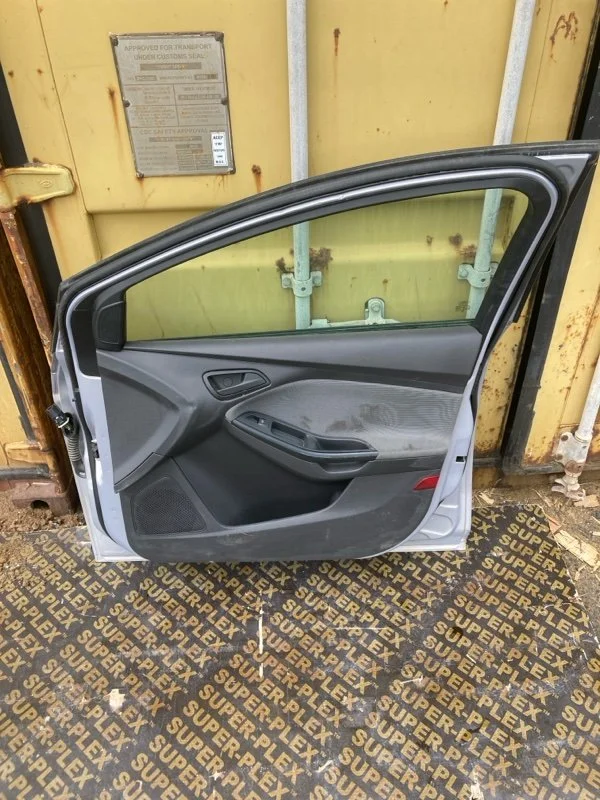 Дверь боковая передняя правая Ford Focus 3 ХЭЧБЭК - миниатюра 7