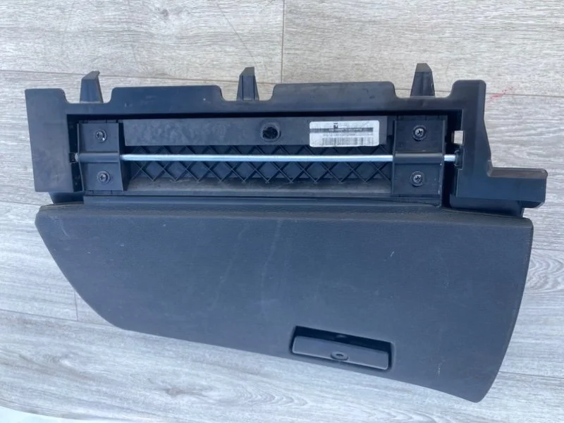Бардачок BMW X3 E83 N47D20 2010 - миниатюра 4